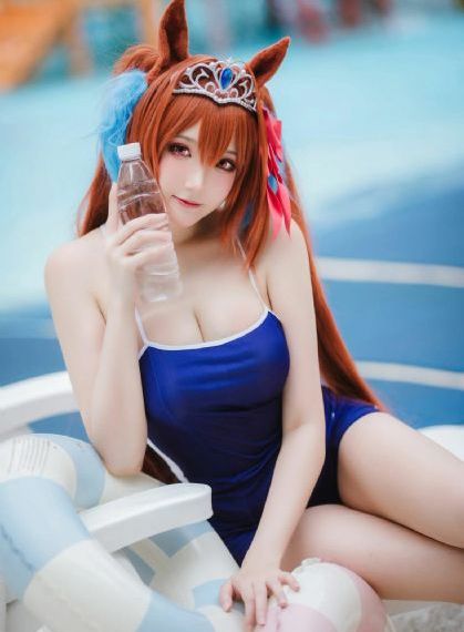 欧美办公室无内丝袜_4K全集免费观看