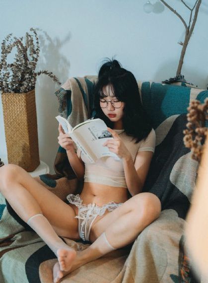 年轻的妻子2中文版_高清完整在线观看