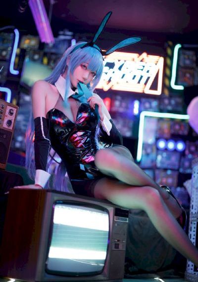 《偷偷》美剧观看途径_4K完整在线观看
