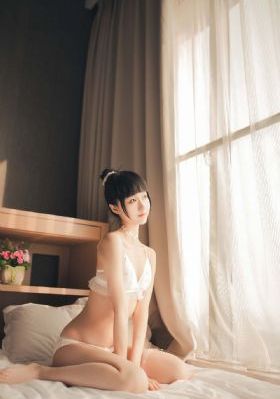 手指伸了进去h_JVID性感写真